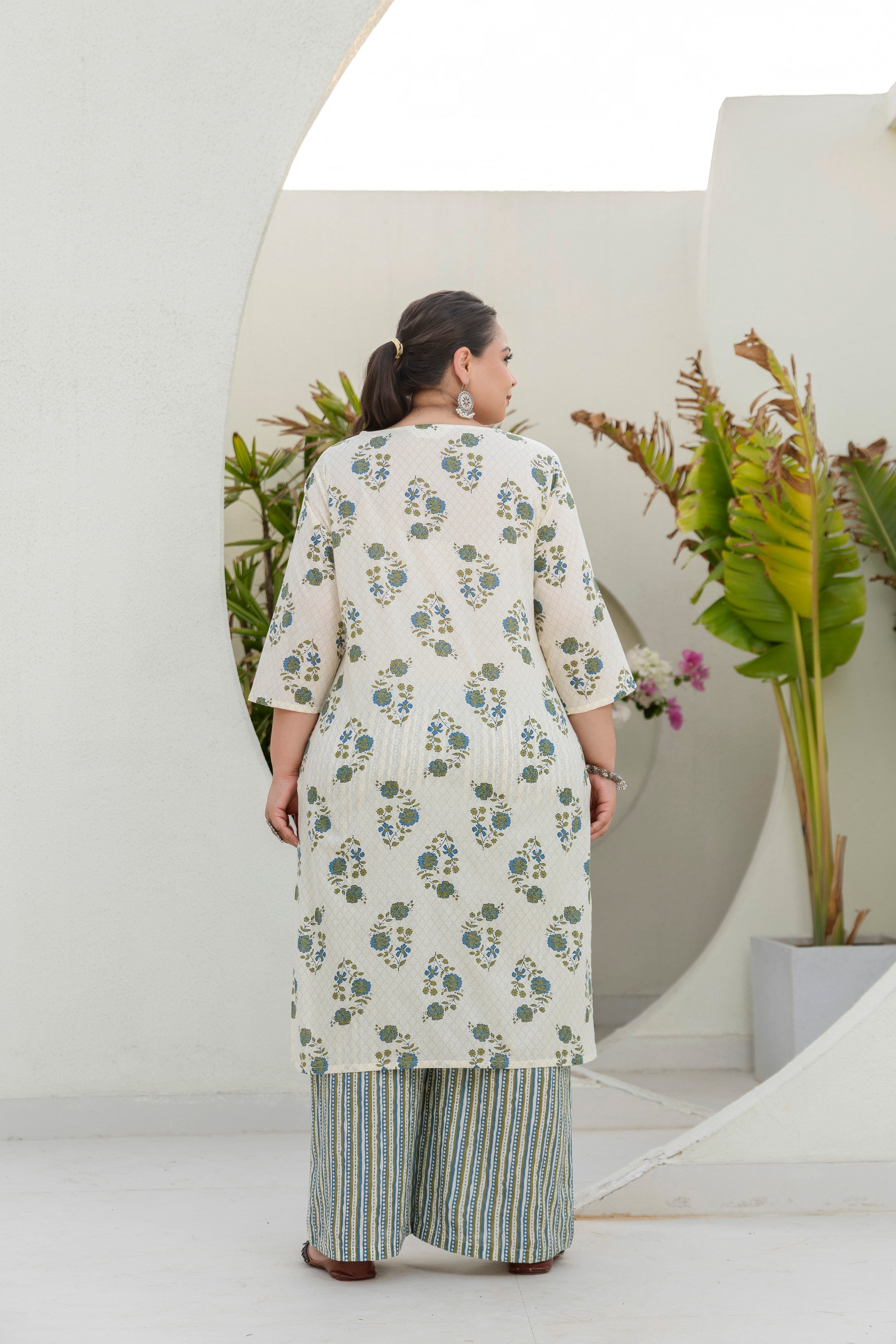 Cream Blue Floral Kurta Set with Dupatta