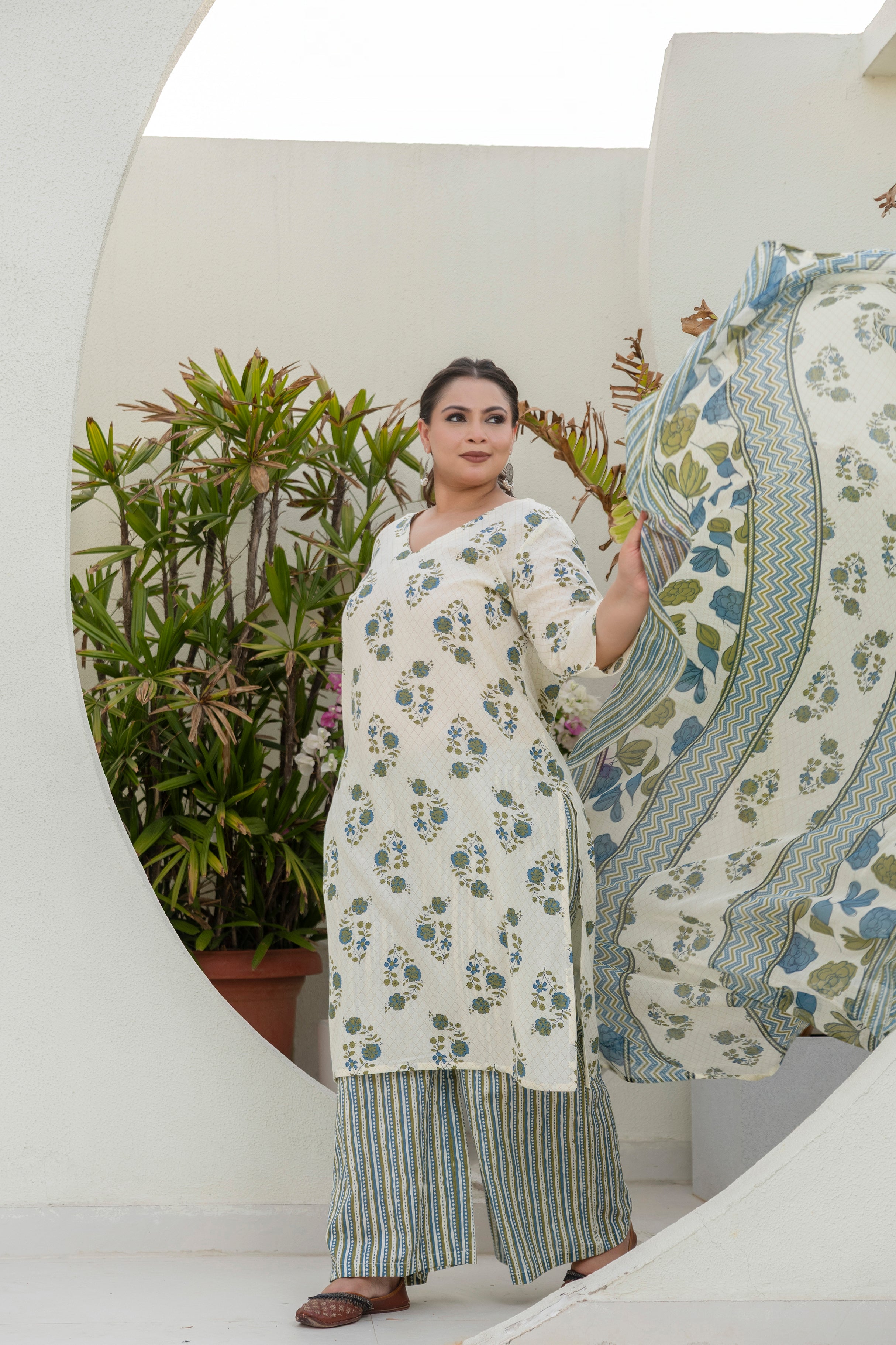 Cream Blue Floral Kurta Set with Dupatta