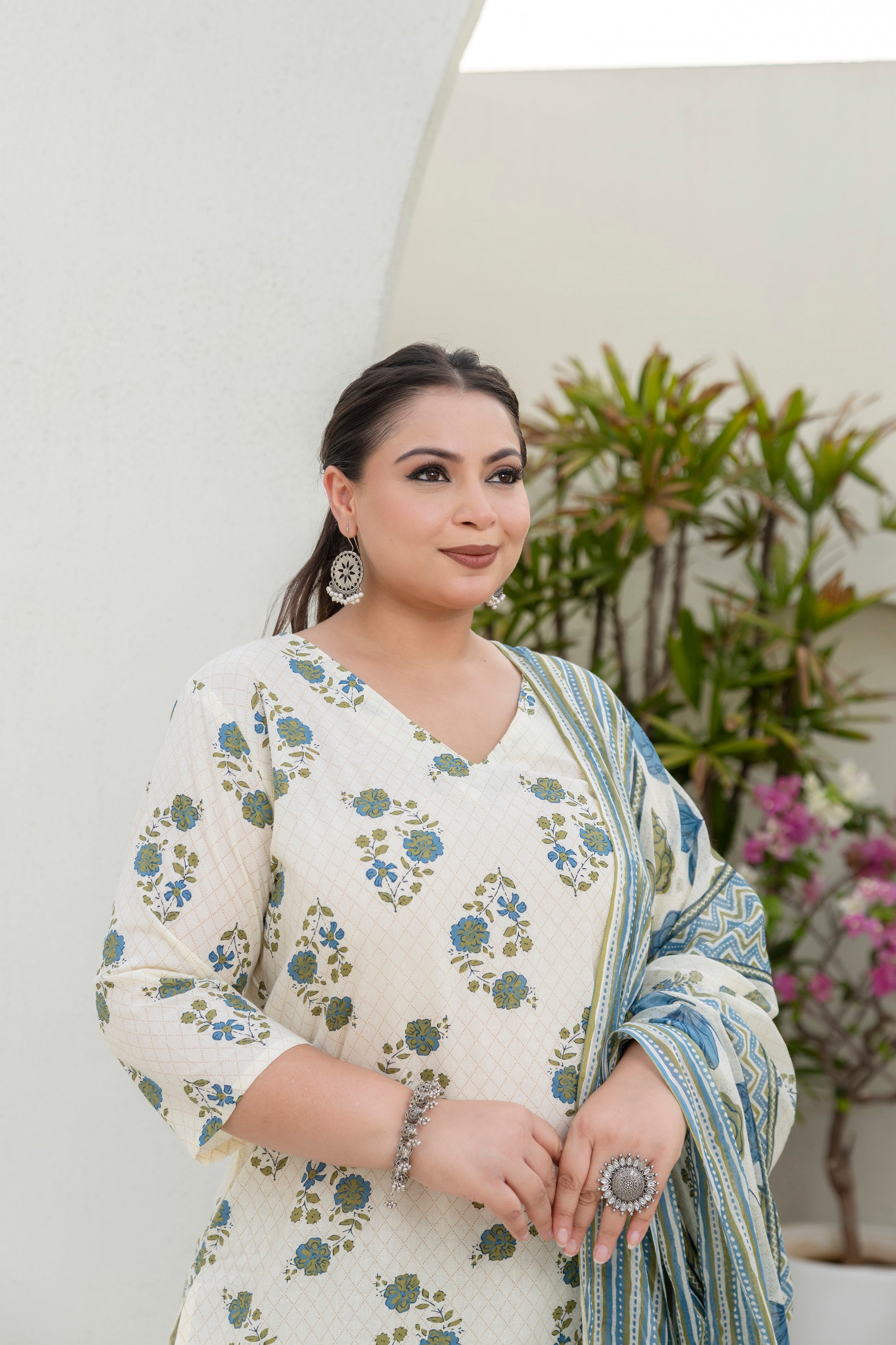 Cream Blue Floral Kurta Set with Dupatta