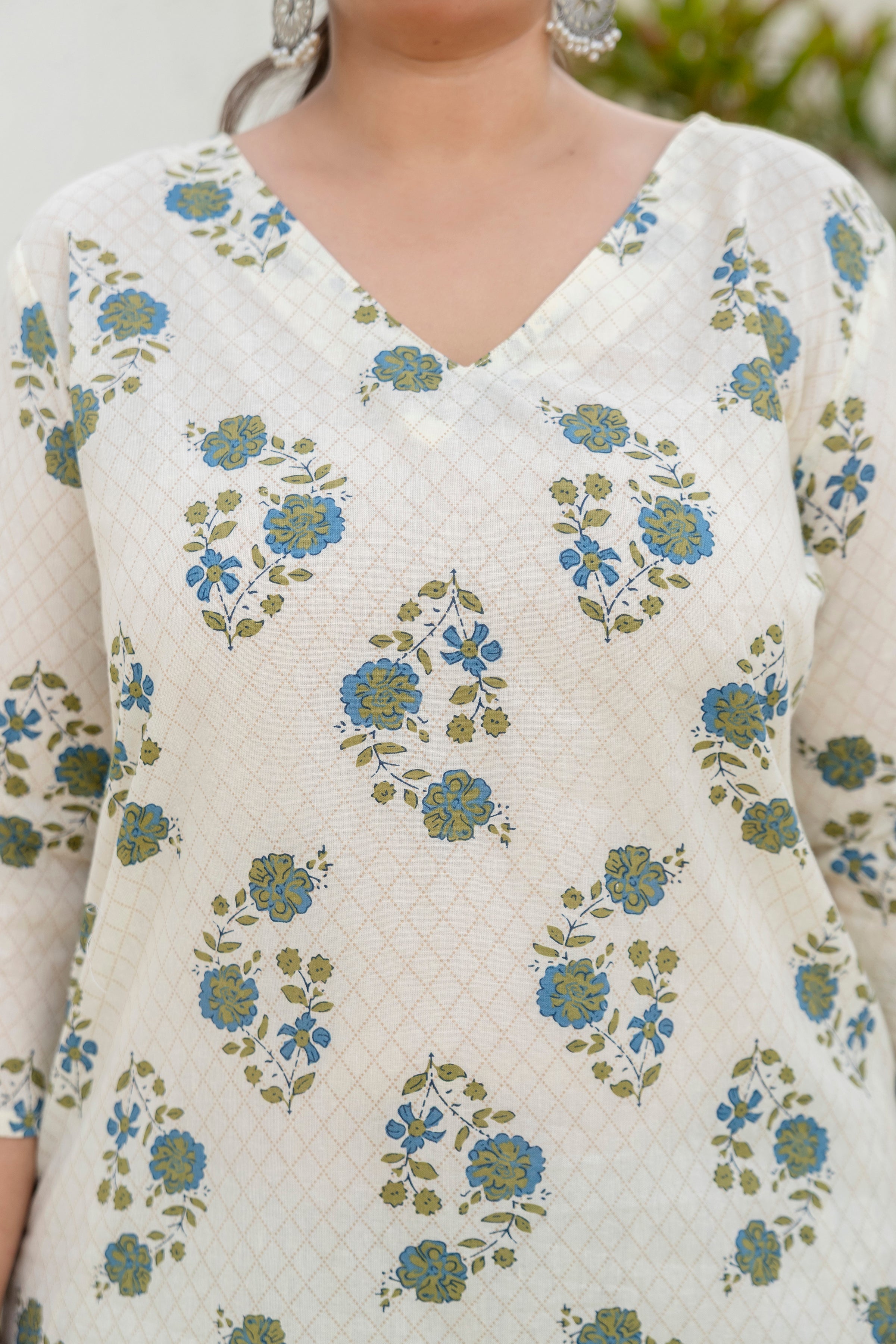 Cream Blue Floral Kurta Set with Dupatta