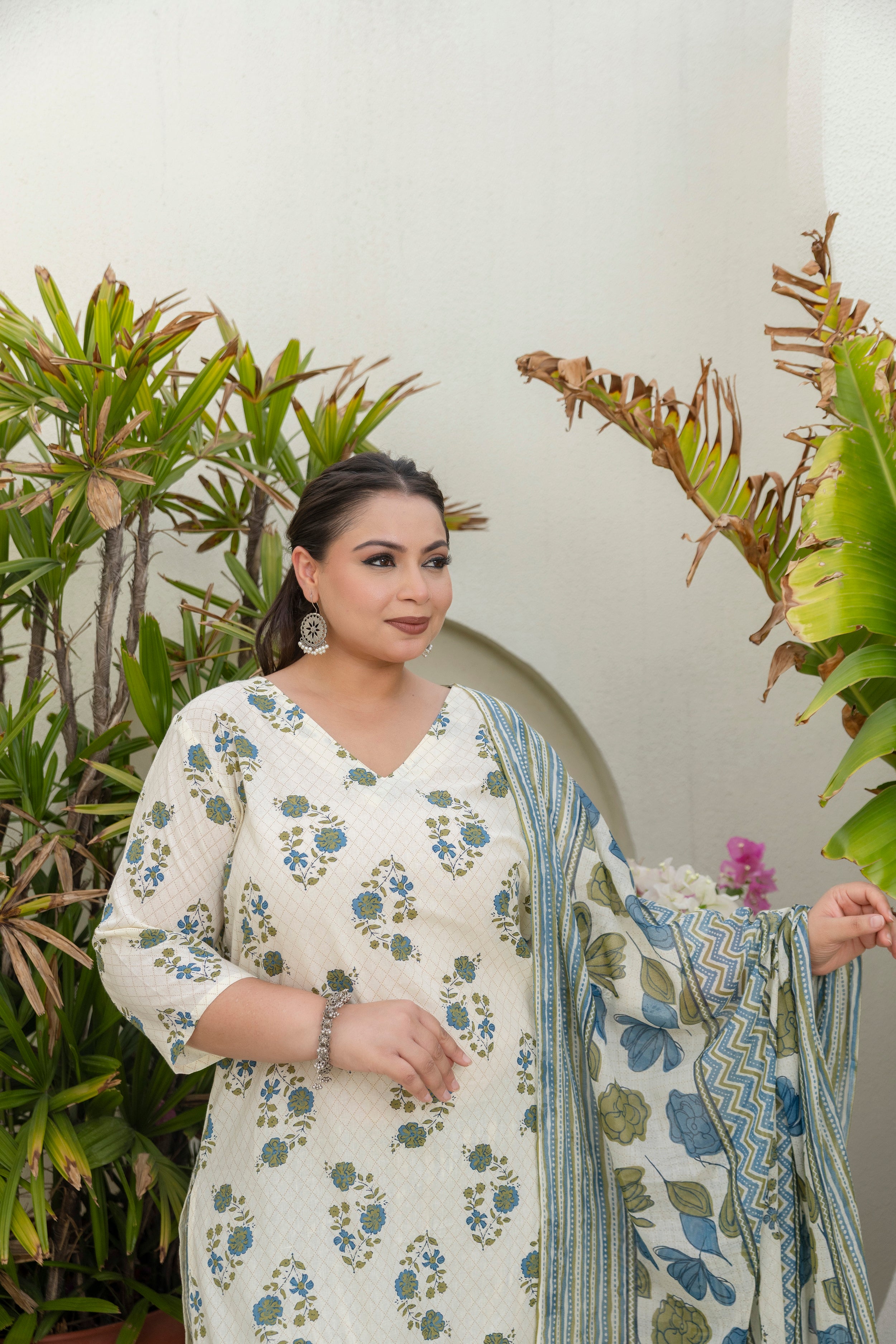 Cream Blue Floral Kurta Set with Dupatta